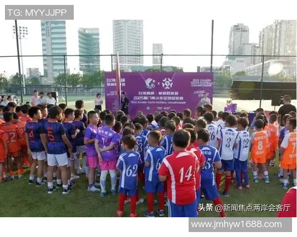 少年逐梦绿茵场模仿球星事迹点燃奋进激情 少年逐梦绿茵场模仿球星事迹点燃奋进激情