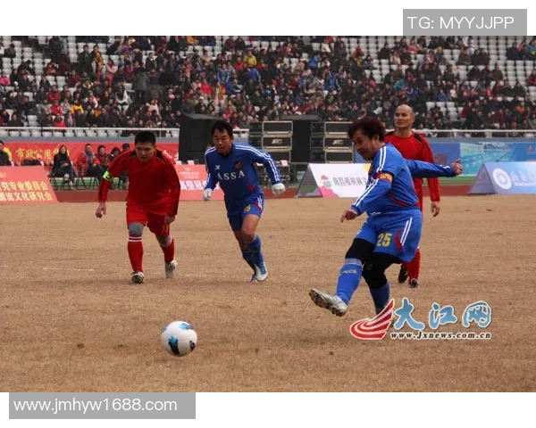 最扣球技震撼全场的足球明星高清图片展现真正竞技魅力