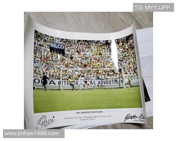 足球明星签名物料珍品大集合 揭秘独特收藏价值与市场潜力