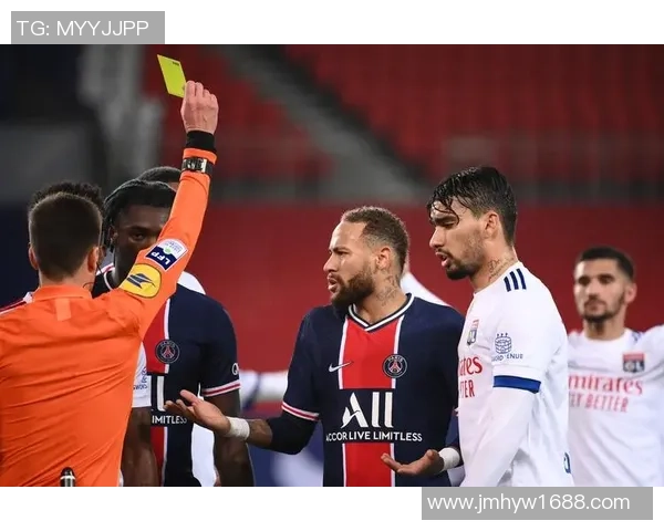 足球星耳钻引领时尚潮流 融合运动与奢华展现个性魅力 足球星耳钻引领时尚潮流 融合运动与奢华展现个性魅力